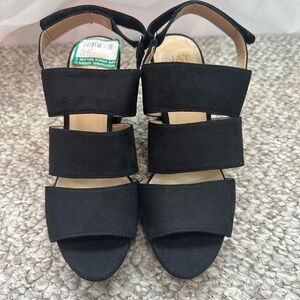 Naturalizer Black Wide Strap Sandals